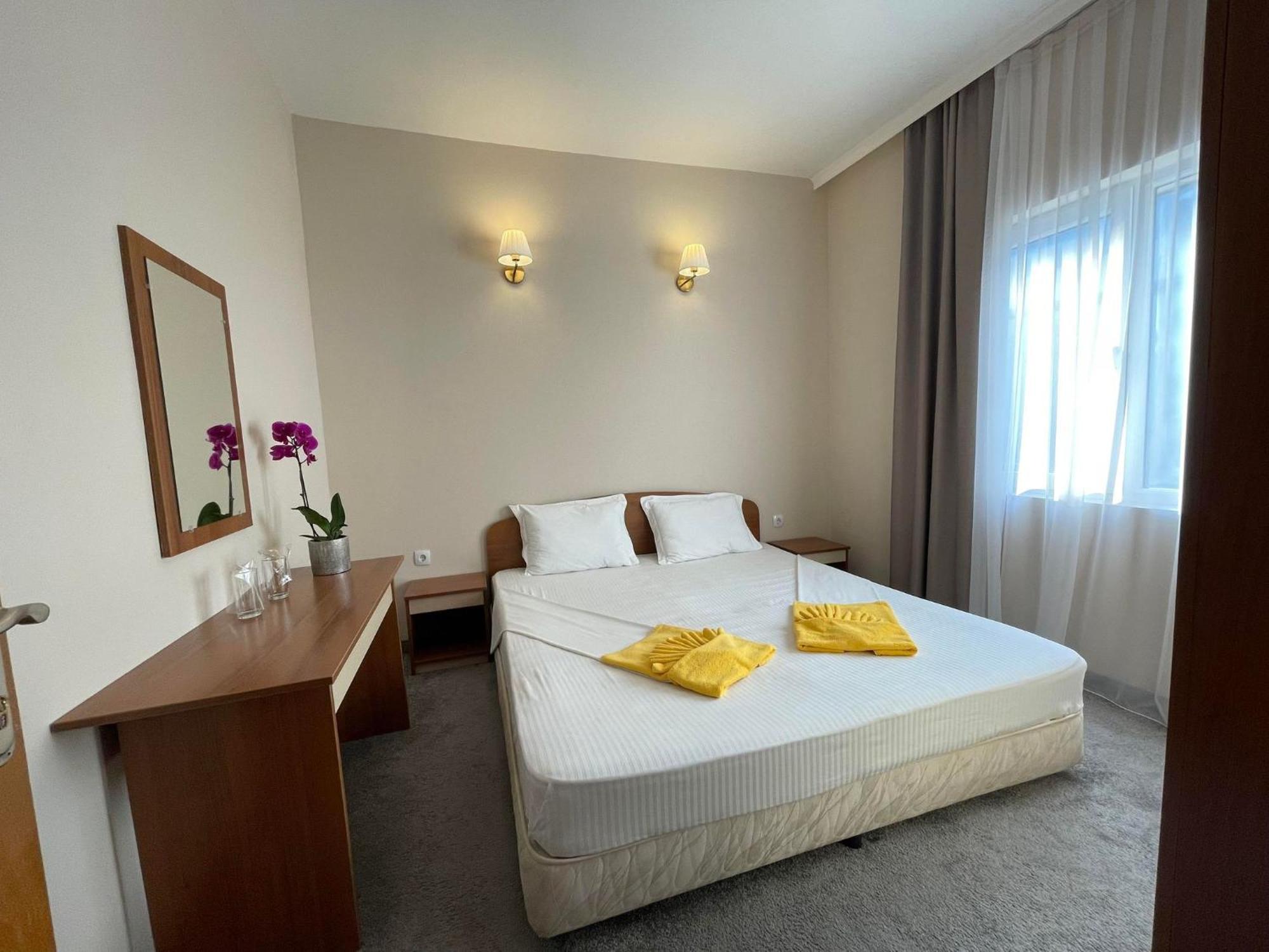 Alatoni Beach Hotel Sozopol Esterno foto